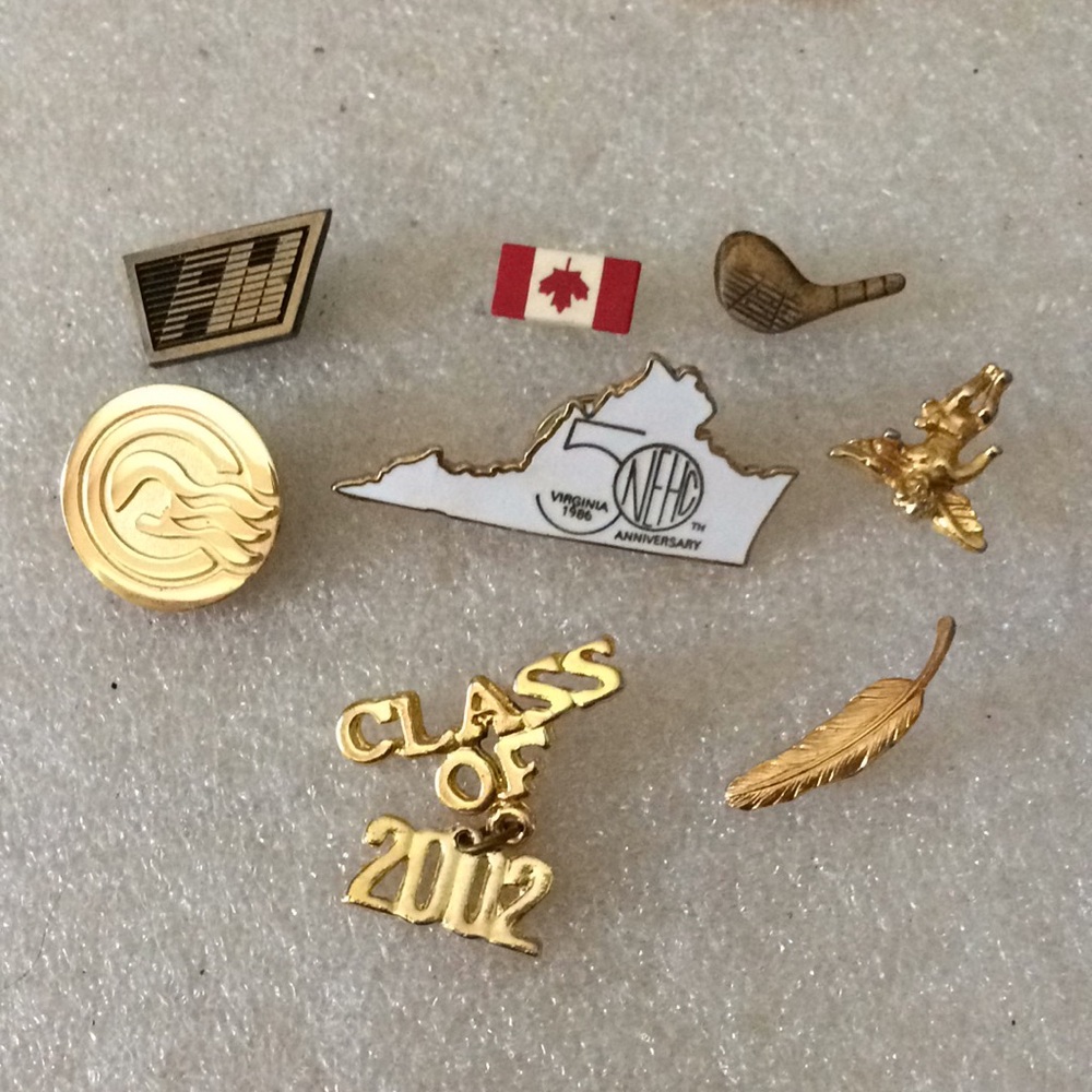 Lot of defer t pins